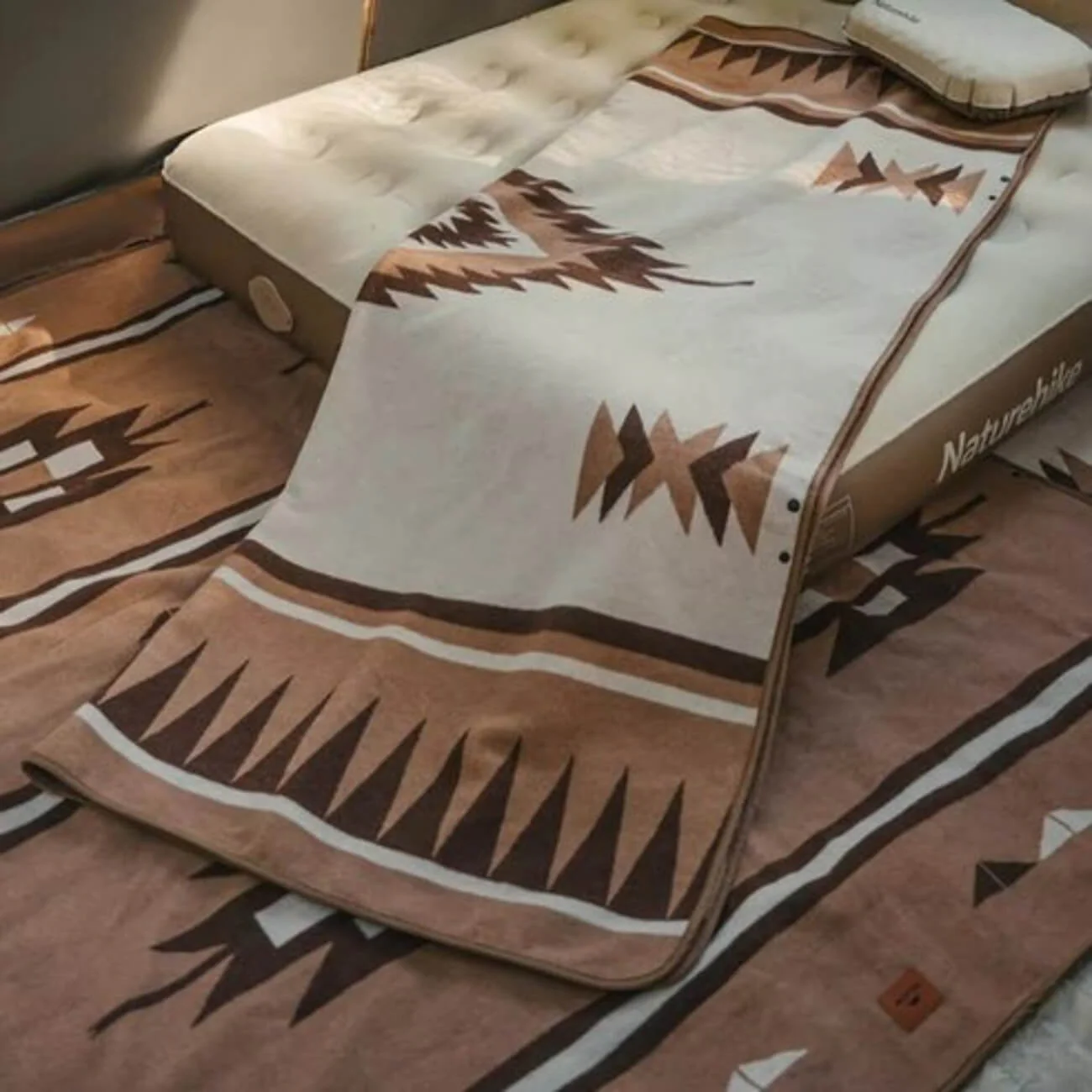 Couverture en laine à motifs géométriques - Image 6