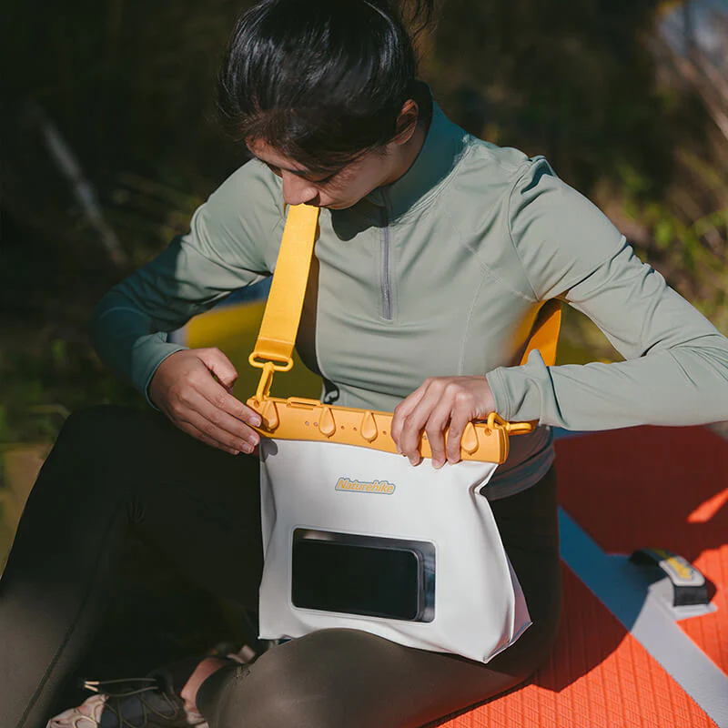 Sac étanche multifonctionnel 2.6L - Image 8